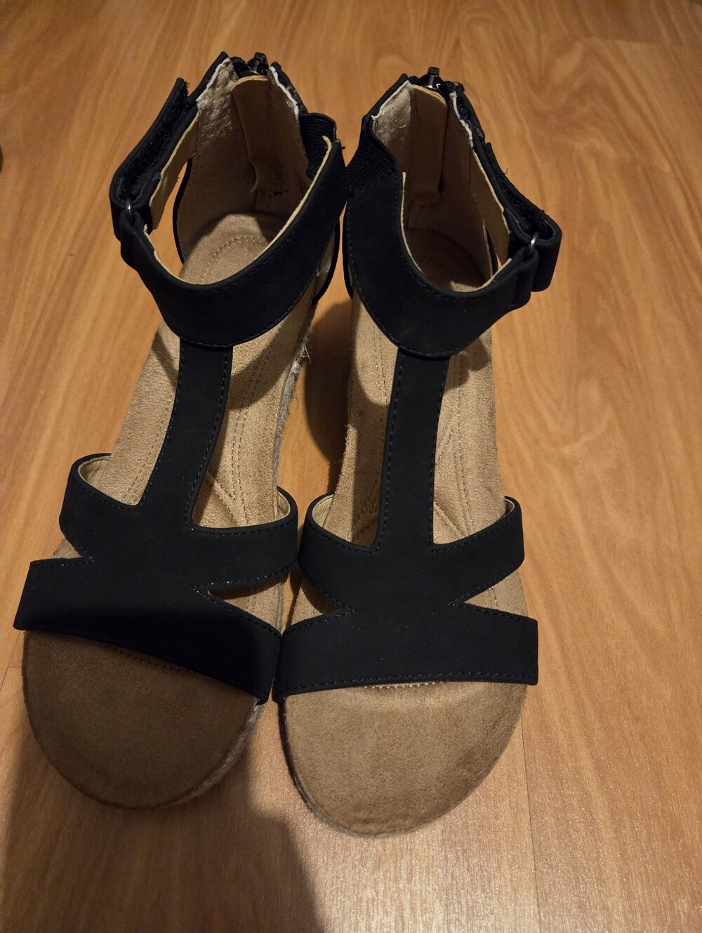 Adrienne Vittadini Black T-Strap Wedge Sandals